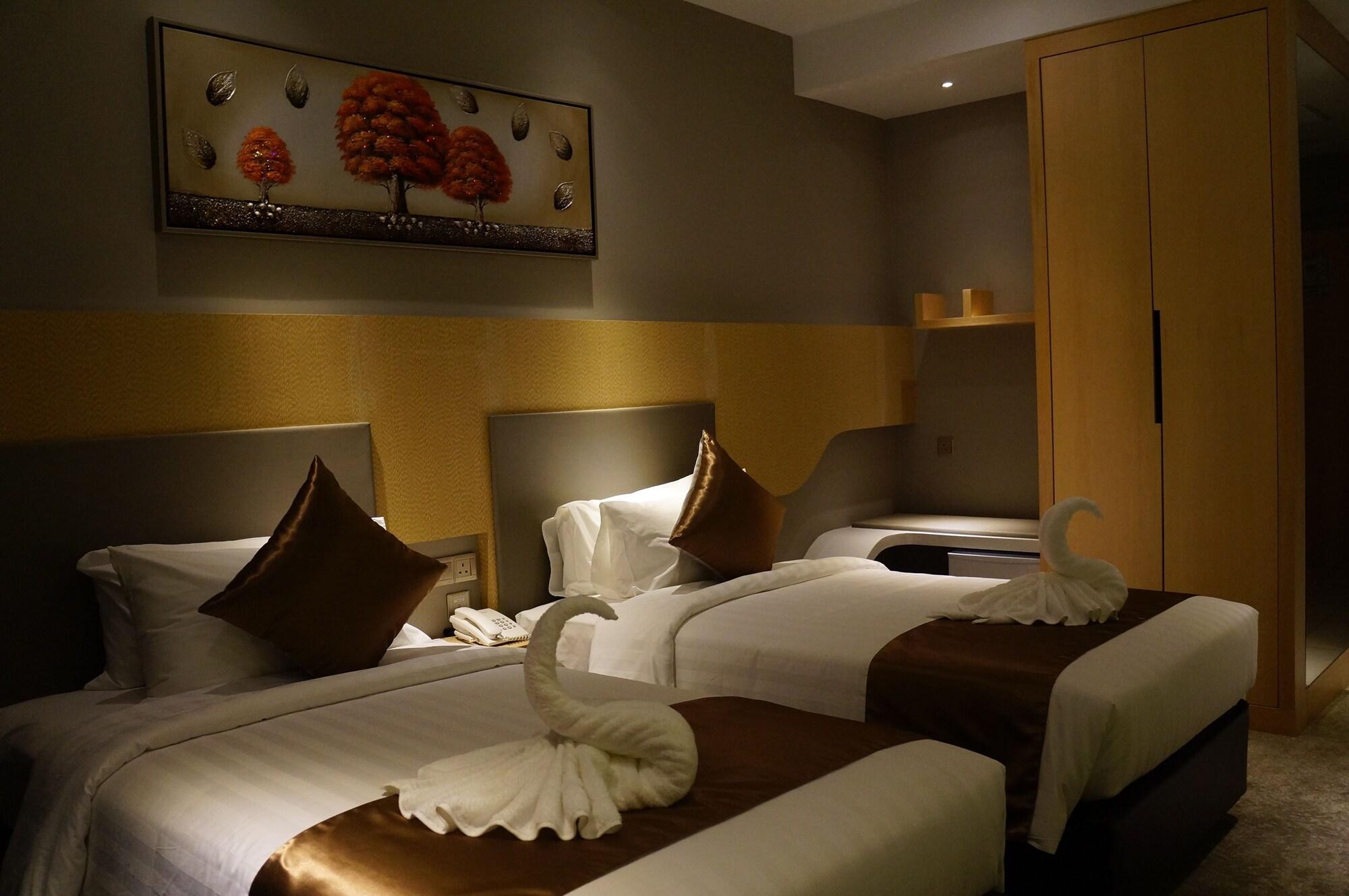 Greens Hotel & Suites Bintulu Exterior foto