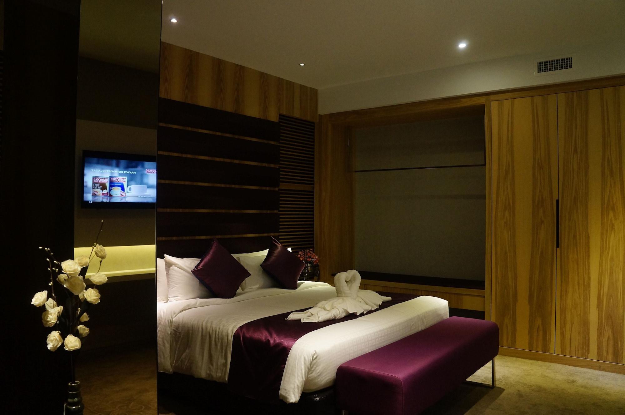 Greens Hotel & Suites Bintulu Exterior foto