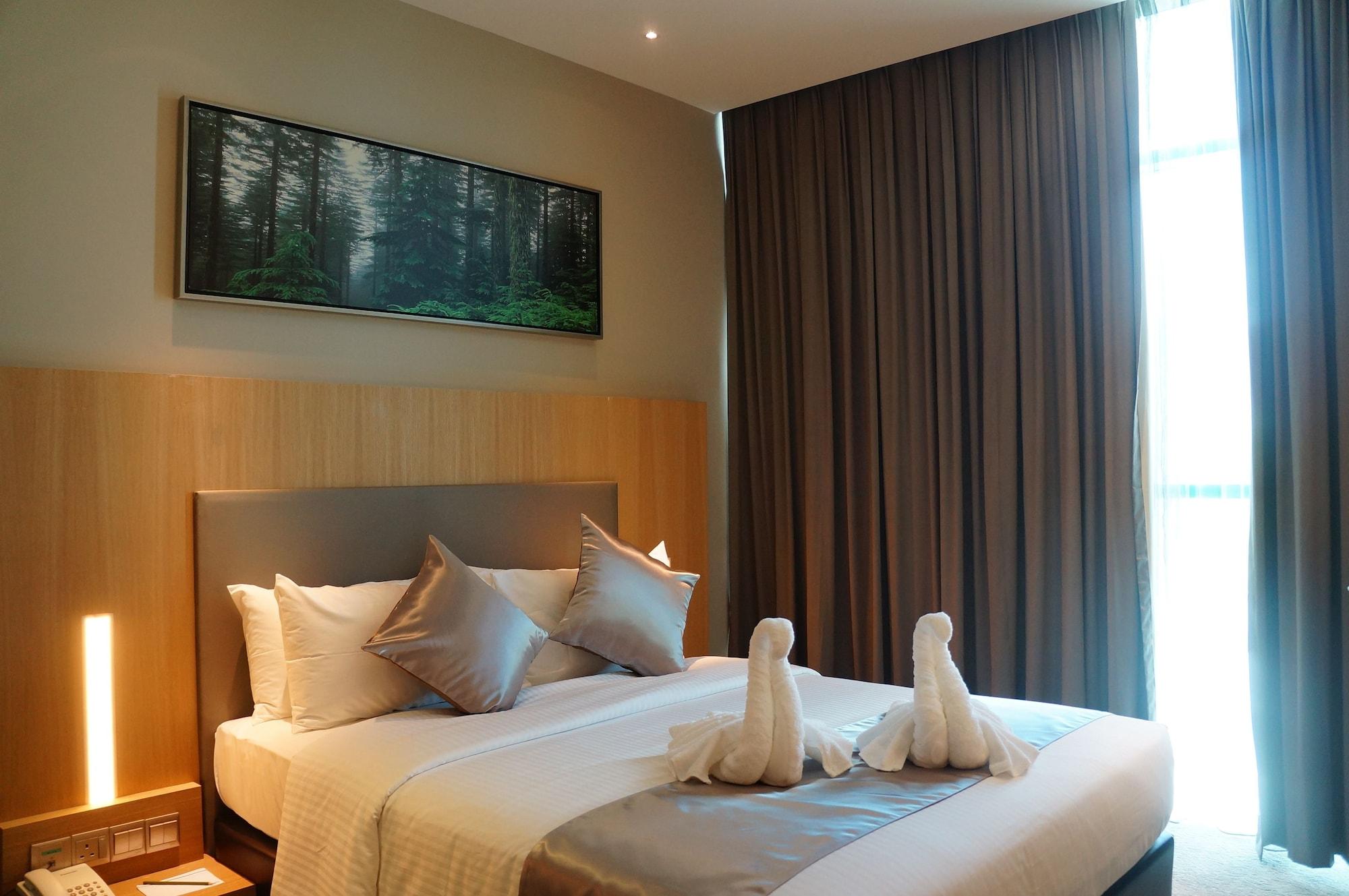Greens Hotel & Suites Bintulu Exterior foto