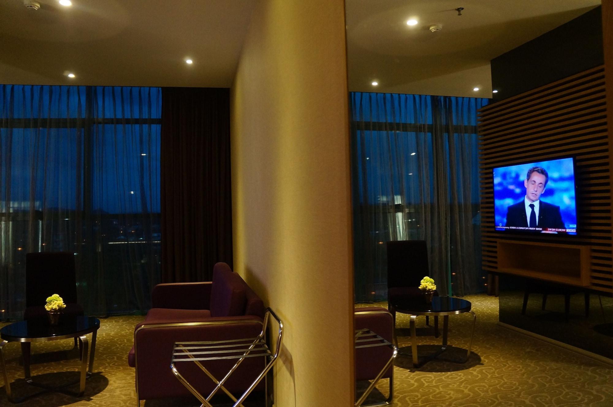 Greens Hotel & Suites Bintulu Exterior foto
