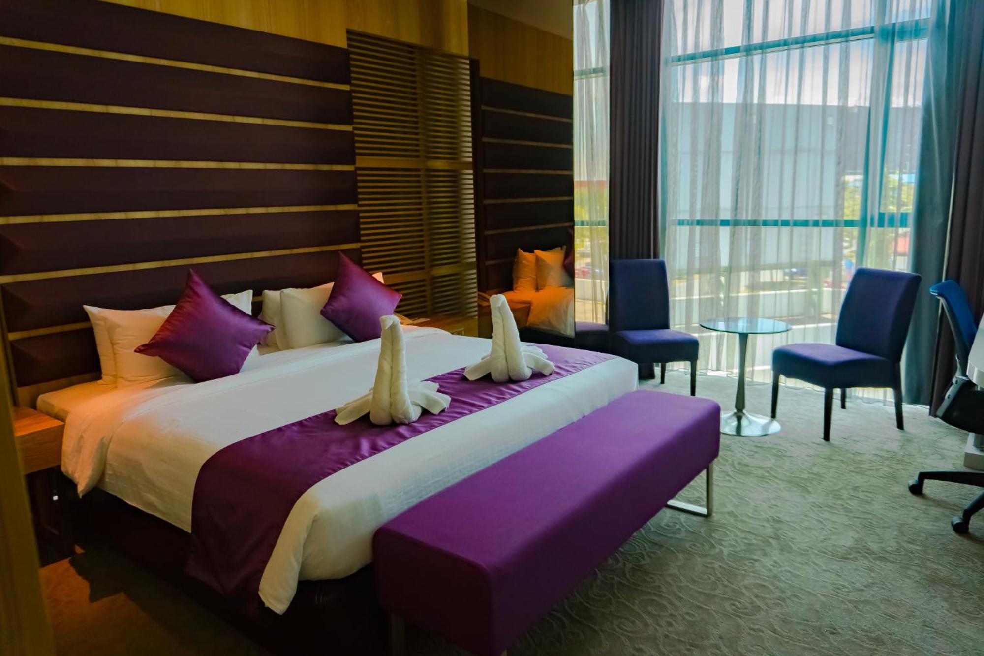 Greens Hotel & Suites Bintulu Exterior foto
