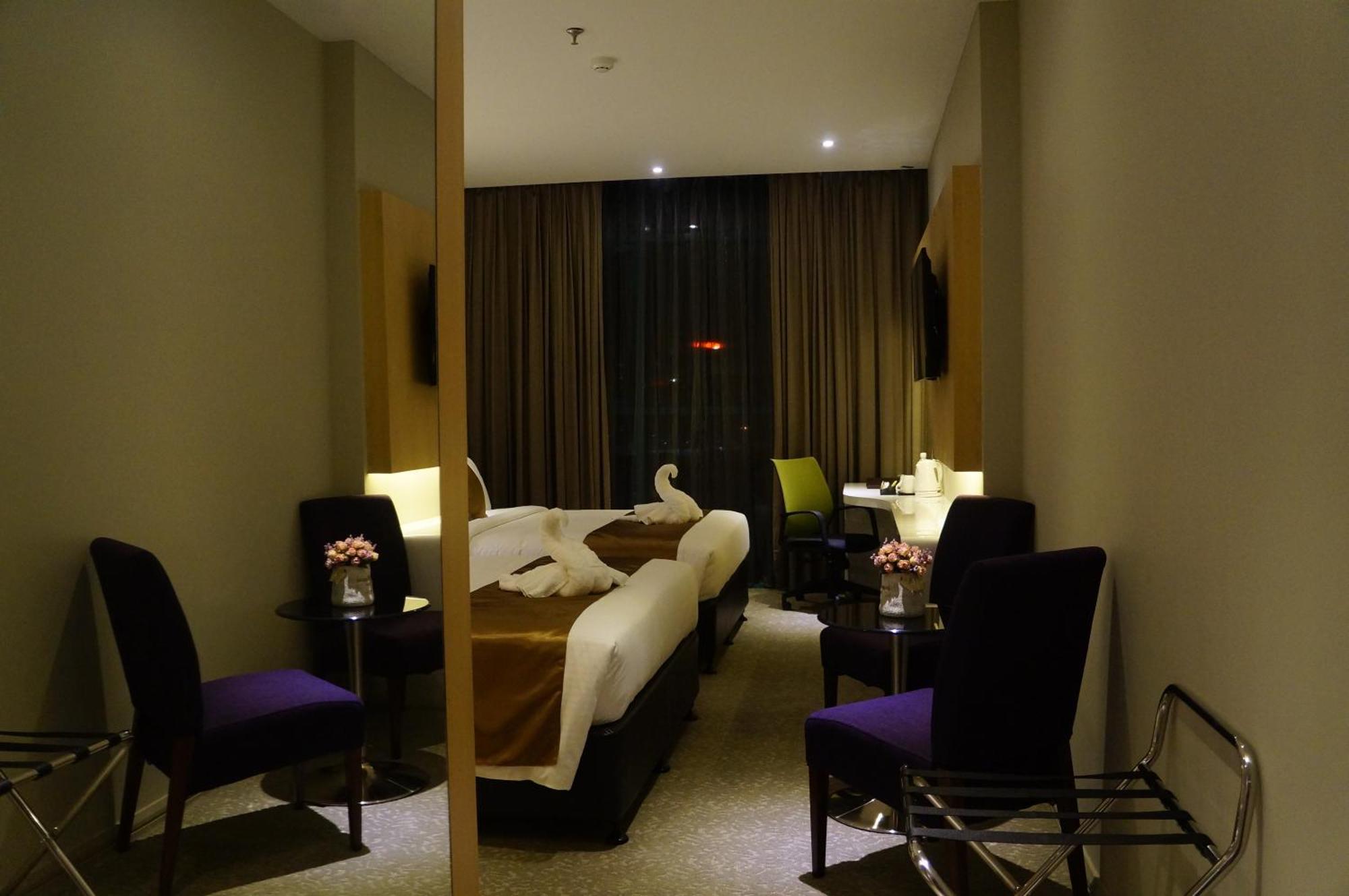 Greens Hotel & Suites Bintulu Habitación foto