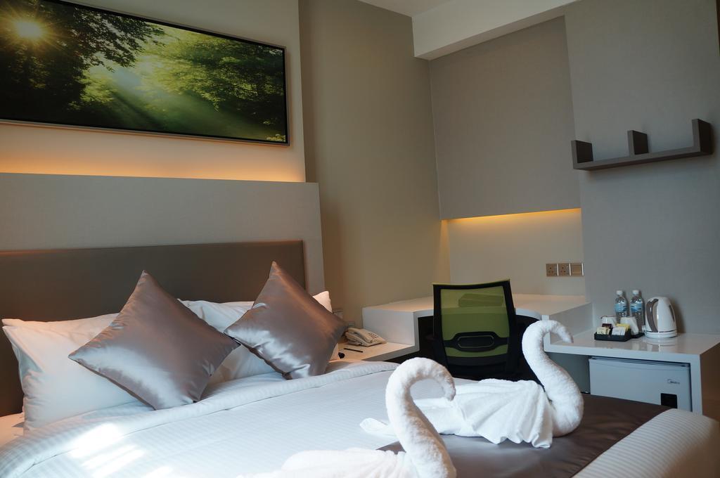 Greens Hotel & Suites Bintulu Exterior foto