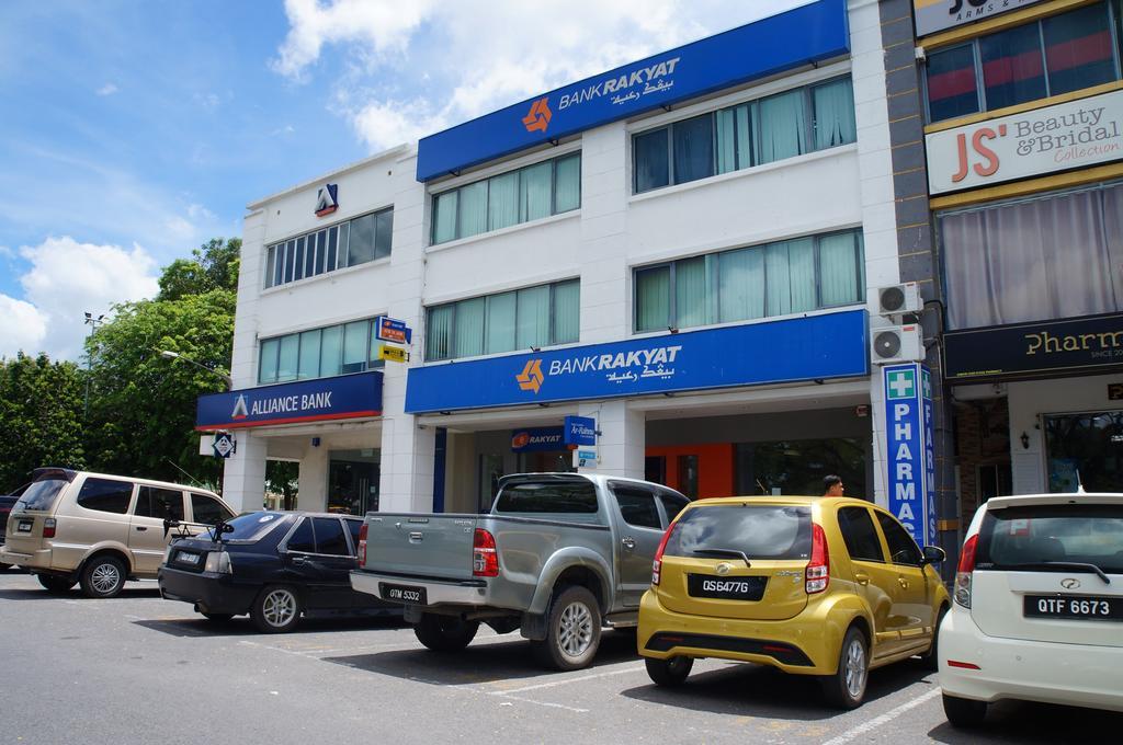 Greens Hotel & Suites Bintulu Exterior foto