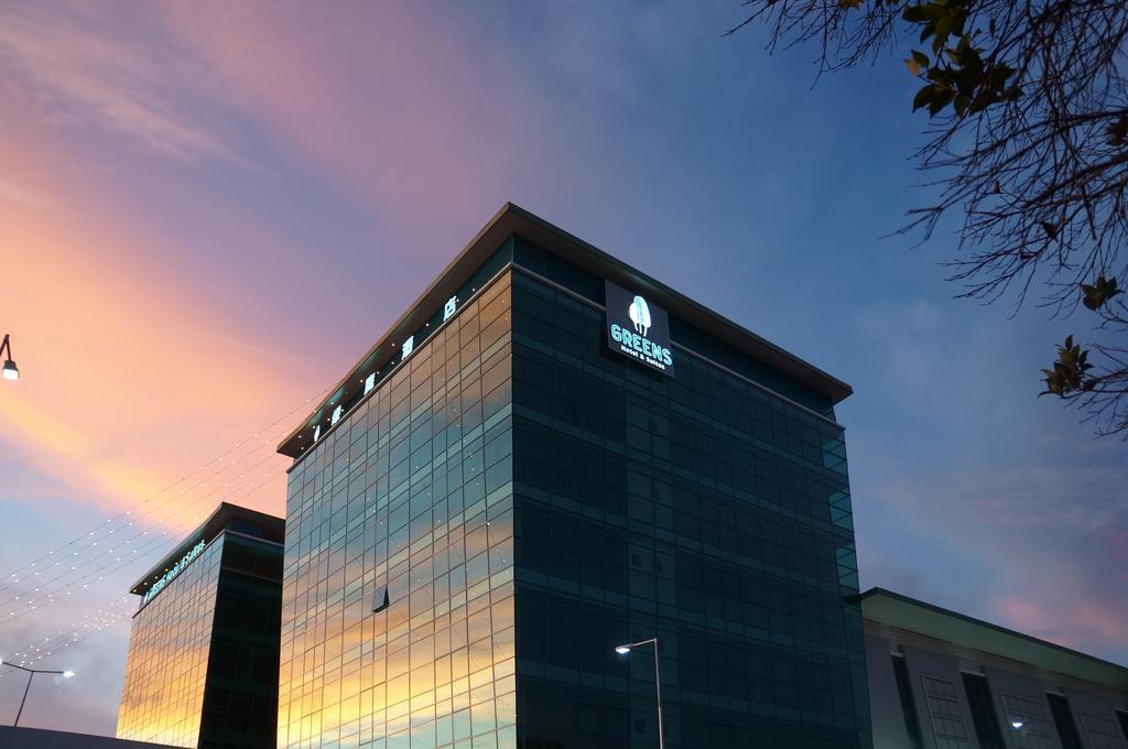 Greens Hotel & Suites Bintulu Exterior foto