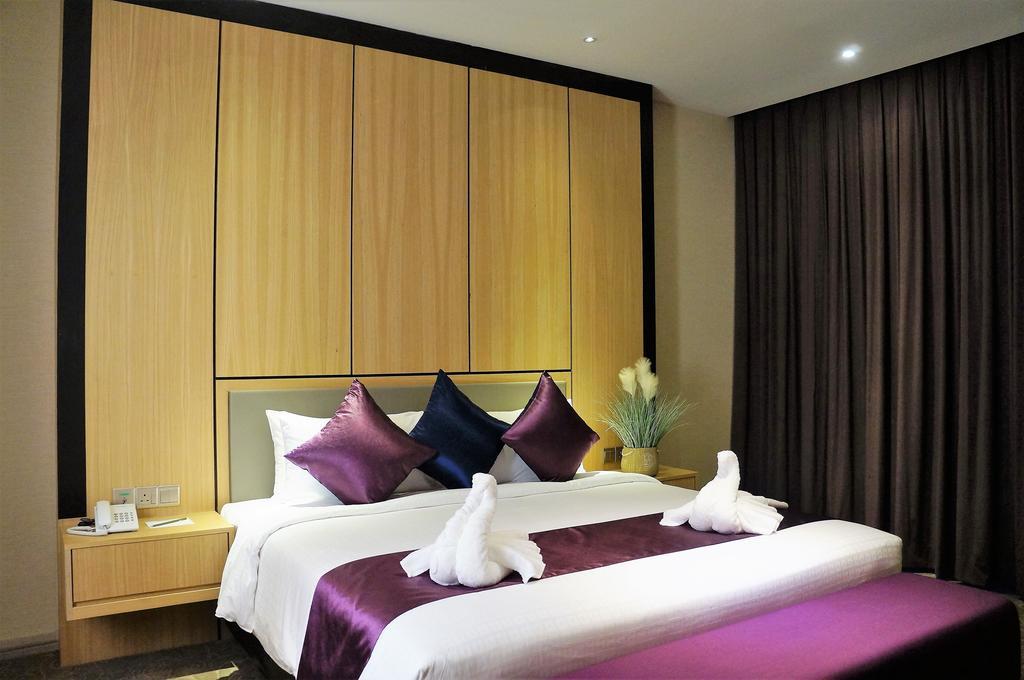 Greens Hotel & Suites Bintulu Exterior foto