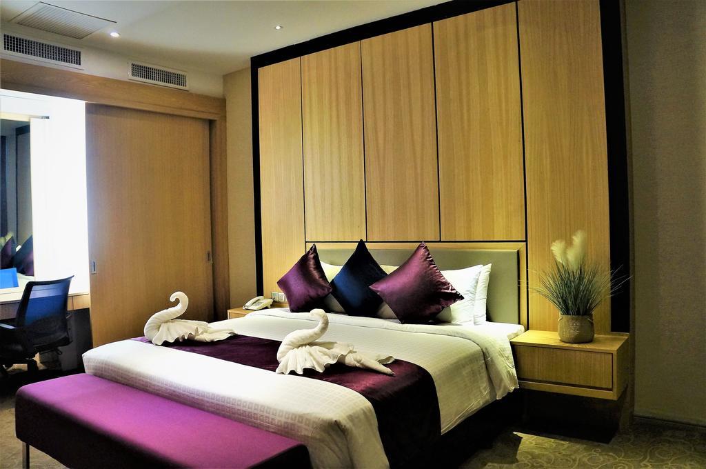Greens Hotel & Suites Bintulu Exterior foto
