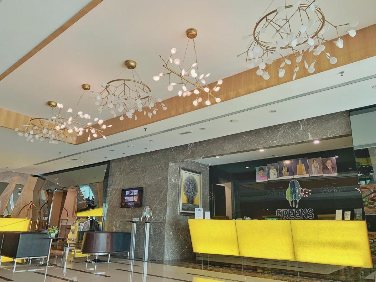 Greens Hotel & Suites Bintulu Exterior foto